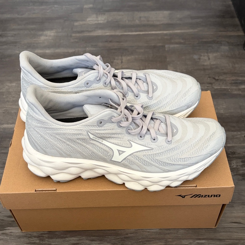 Mizuno Wave sky 8